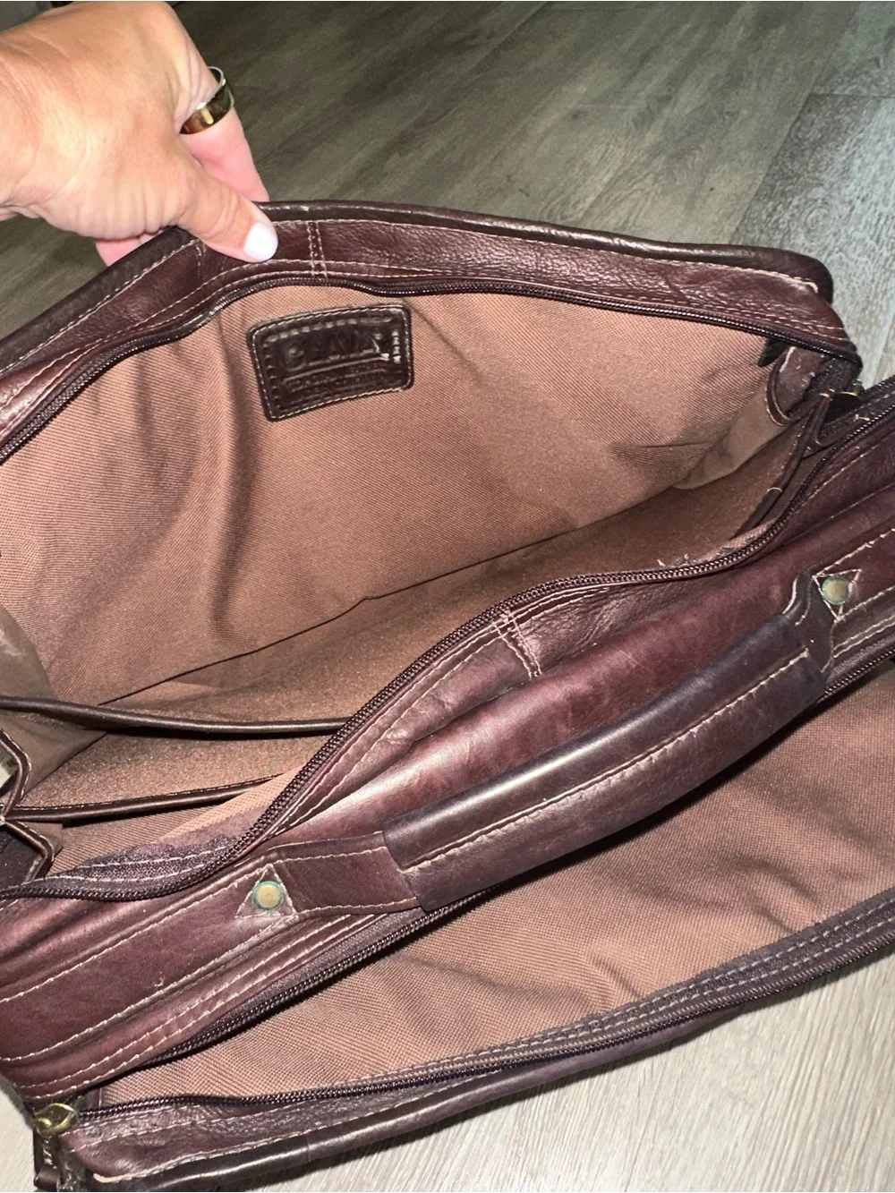 Clava burgundy leather
